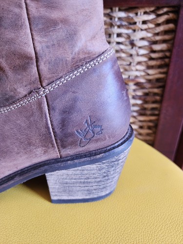 John Fluevog Zip Up Cuban Heels Stylish Tan Leather Knee High Boots Size 9.5... - Picture 3 of 12