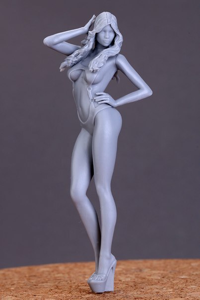 Hobby Design 1/24 Show Girl (F) (1 Resin Figure)