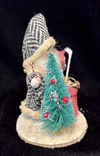 SMALL FABRIC SANTA BY HELEN AND A. CHANDLER, VINTAGE, SIGNED - Picture 2 of 14