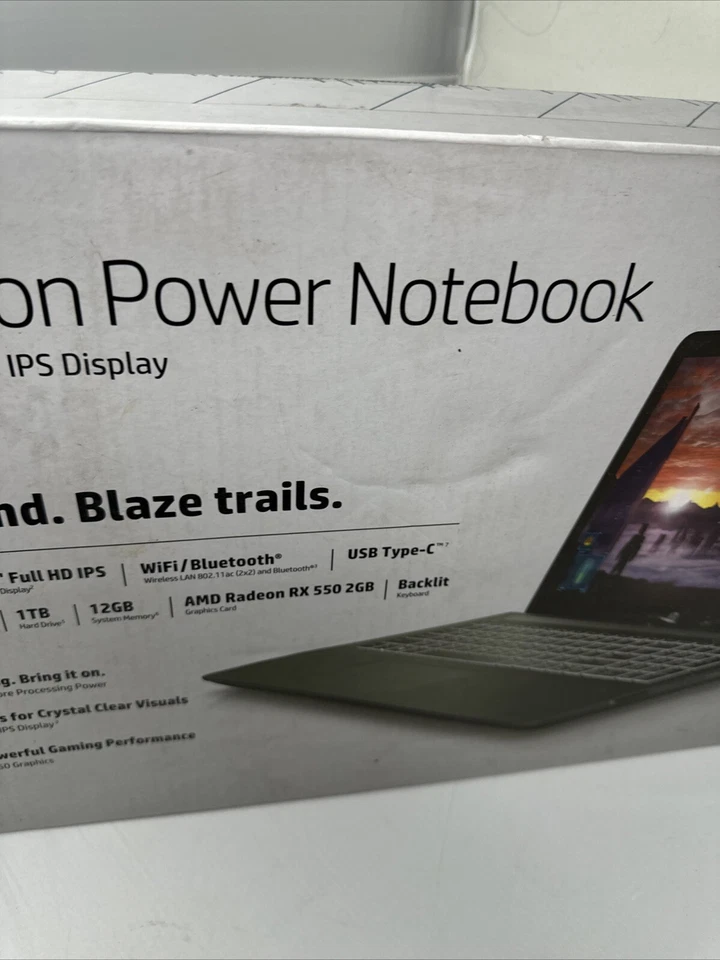 HP Pavilion Onyx Blizzard i5-7300HQ 3,5 GHz. 1TB 12GB Radeon RX550 2GB Gaming Foto 3 de 4