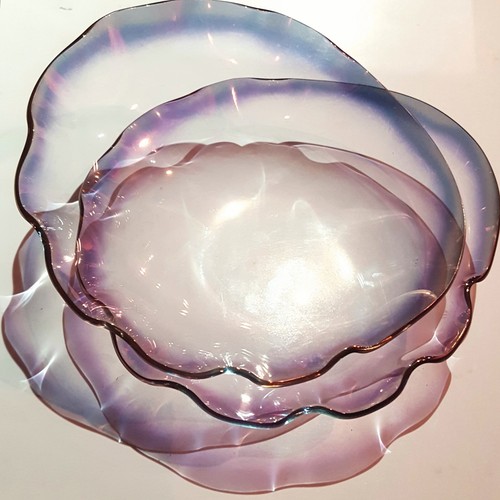 Extraño par de cuencos de vidrio transparente poco profundos de 6,5" púrpura dorado borde ondulado platos de caramelo? - Imagen 9 de 9