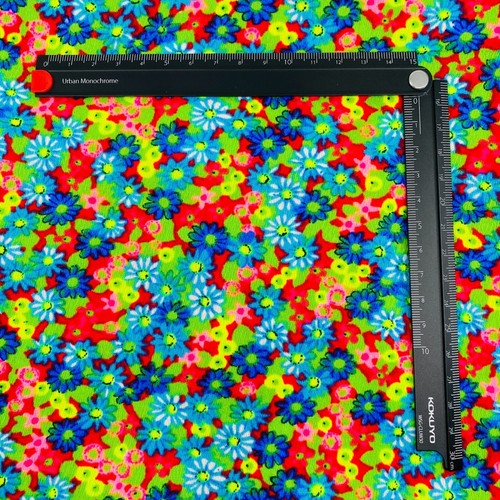 Vintage Retro Vibrant Floral Flower Colourful Pattern 120cm x 77cm Craft Sewing - Picture 4 of 6
