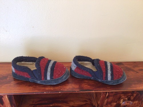 Acorn Boy's Size 11-12 Shoes Slippers Moccasin Red Gray Blue - Picture 7 of 12