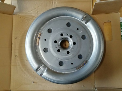 LuK Dual Mass Flywheel for Audi Q3 8U Seat Alhambra Tiguan 5N Sharan 1.4 TSI - Picture 3 of 3