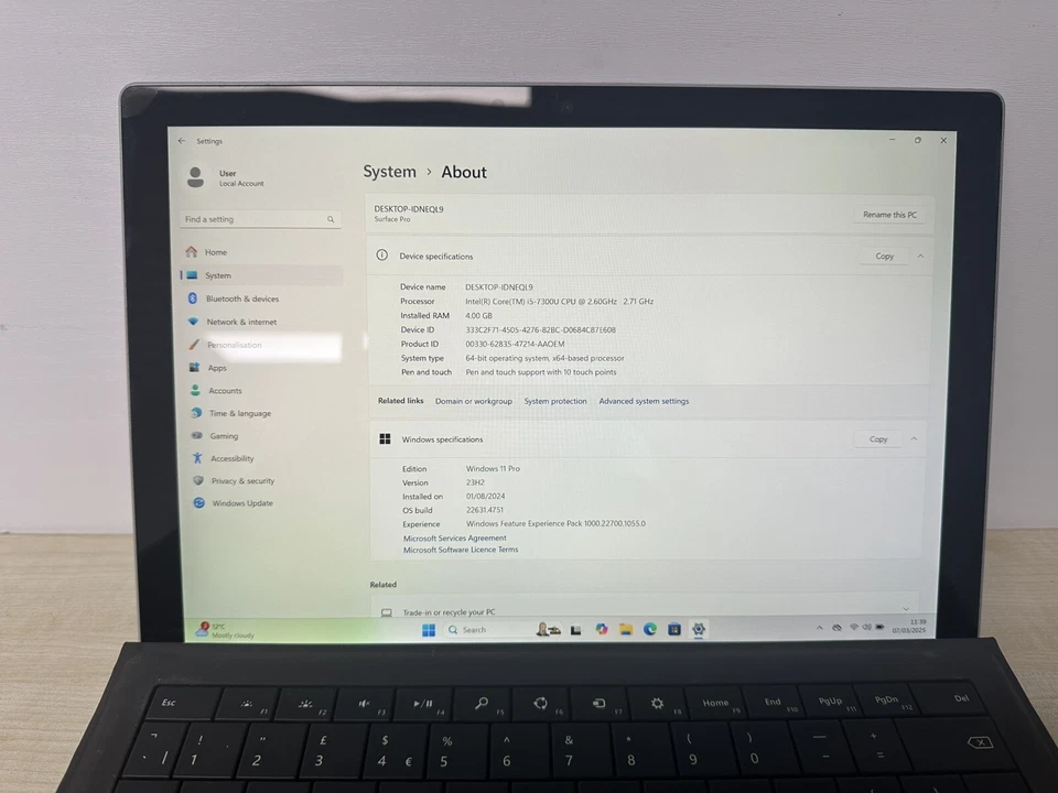 Microsoft Surface Pro 1807 2 in 1 Laptop 12.3" i5-7300U 4GB RAM DDR3 128GB SSD - Image 3 of 4