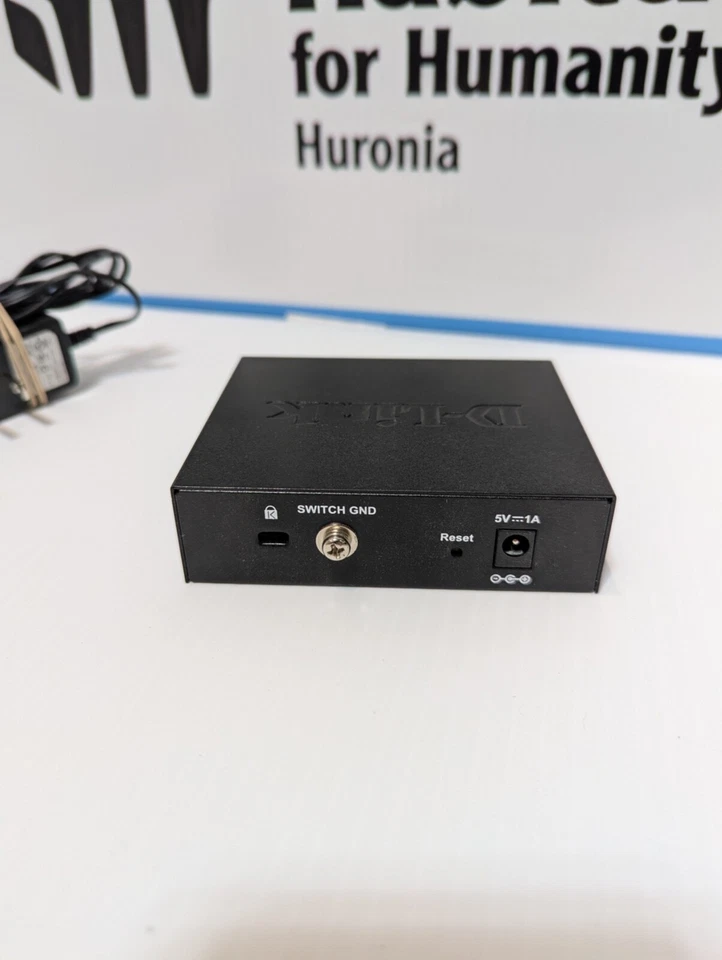 D-Link DGS-1100-05 B1 5-Port Gigabit Smart Managed Switch - Image 3 of 4