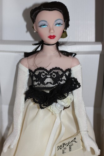 MUÑECA GENE PIN UP "EN EL SET" VESTIDA PARA UFDC 50 ANIVERSARIO EXCLUSIVO 1/350 - Imagen 7 de 8