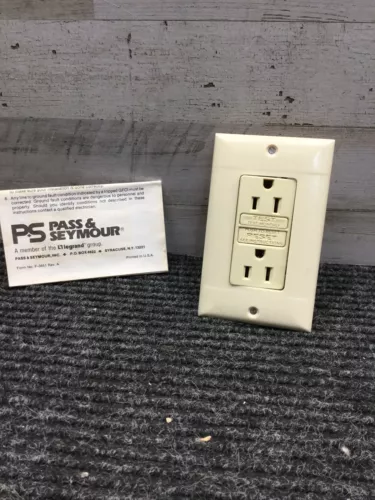 PASS & SEYMOUR Ground Fault Circuit Intrerrupter 15A, 120V. #1591-RI