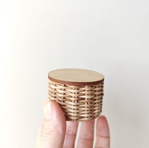 1:12 dollhouse miniature furniture set round wicker chairs and coffee table - Picture 15 of 22