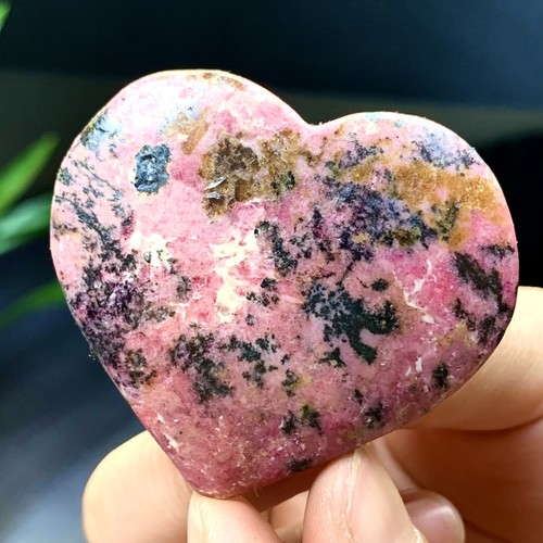 87G Magical natural pink red heart-shaped crystal mineral specimen - Afbeelding 12 van 24
