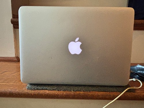 Apple MacBook Pro 13.3in (128GB SSD, Intel Core i5 4th Gen., 2.40 GHz, 4GB RAM) - Picture 8 of 8
