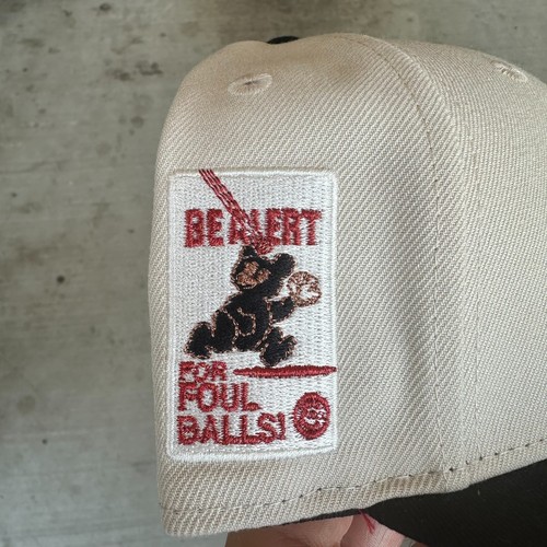 NWT 5/8 White Chicago Cubs Be Alert For Foul Balls 59fifty New Era Fitted Hat - Picture 2 of 3