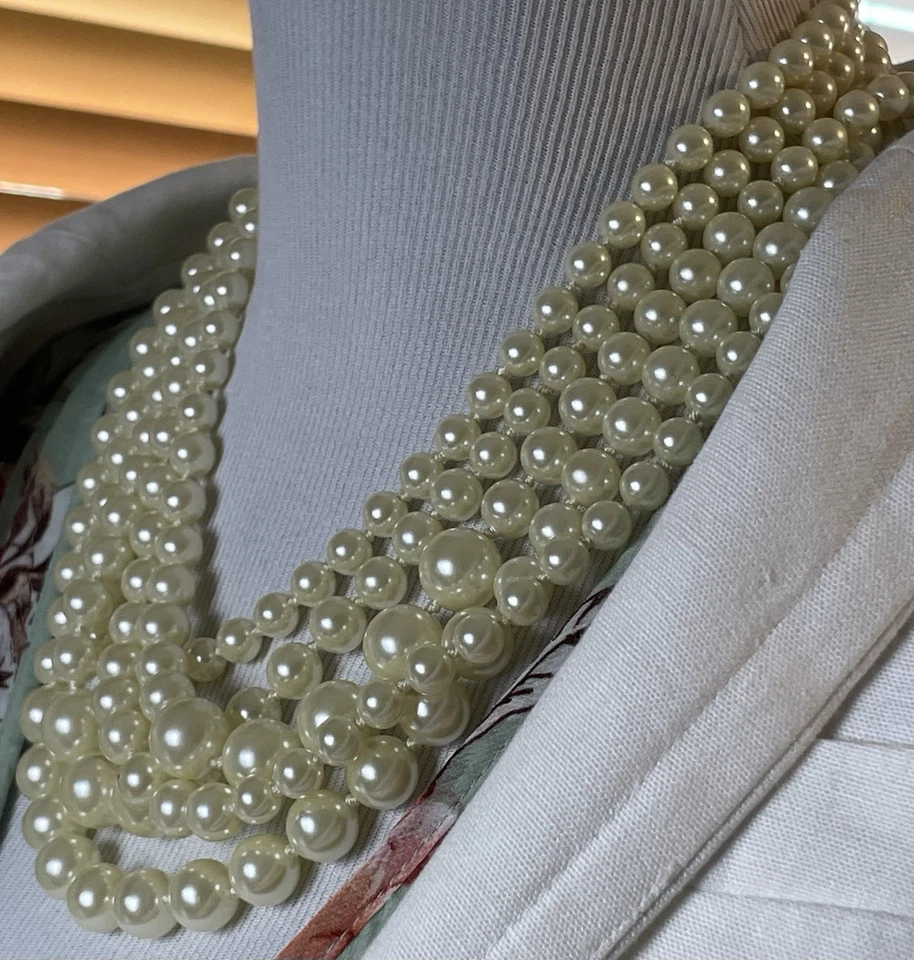 J. "Collar Crew de perlas de imitación de 5 hilos en capas 21"" cuentas graduadas broche grueso" Foto 2 de 4