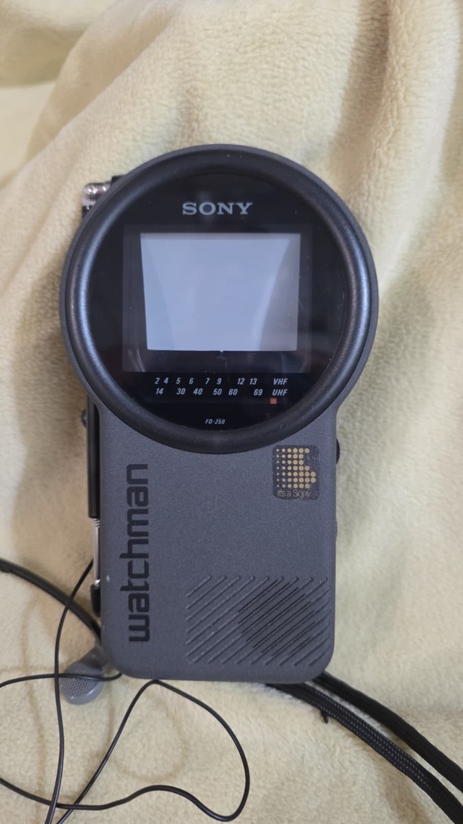 SONYテレビ　FD-200 Flat TV FD-200 Television Sony Corporation; Tokyo, build