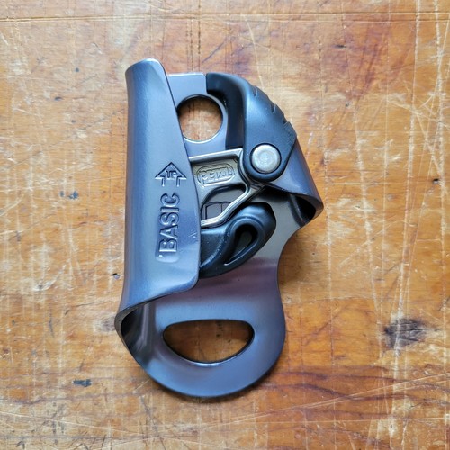 Petzl BASIC - Kompakte, vielseitige Seilklemme