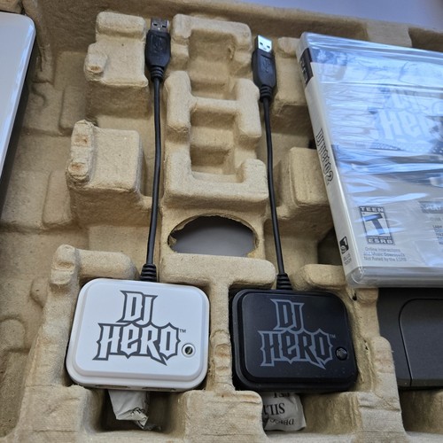 DJ Hero 2 Party Bundle (Sony PlayStation 3, PS3 2010) Komplett NEU - BOXSCHADEN - Bild 11 von 17