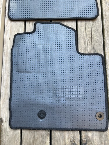 Mitsubishi Outlander OEM Carpet Floor Mats Full Set 2020–2023 Black Genuine - Imagen 10 de 18