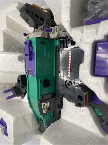 Transformers G1 Trypticon Complete With Box Foam & All Paperwork Inc Poster Mint - Picture 21 of 24