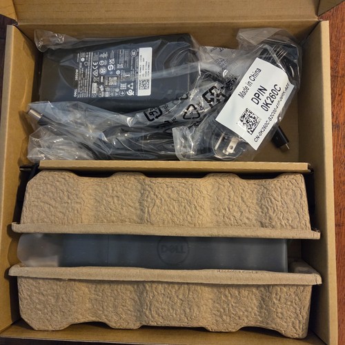 New Dell  WD19S Docking Station With 180W AC Adapter USB-C - Afbeelding 2 van 4