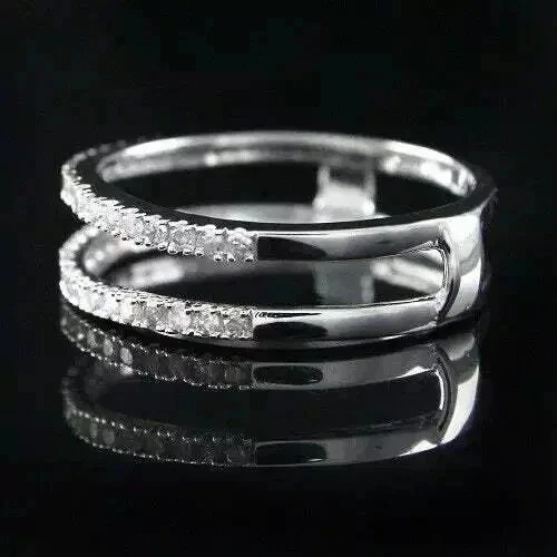 Обручальное кольцо с круглым созданным в лаборатории бриллиантом 1 карат с покрытием из белого золота 14 карат - Изображение 3 из 4