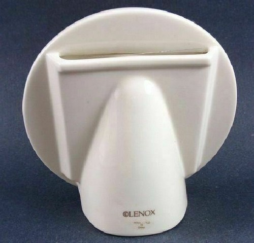 Marco de fotos redondo memorable Lenox crema china y oro de 3" x 3" - Imagen 2 de 3