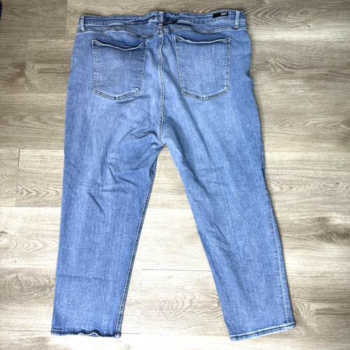 KUT from the Kloth Jeans Women’s 26W Light Wash Cropped - Picture 2 of 12