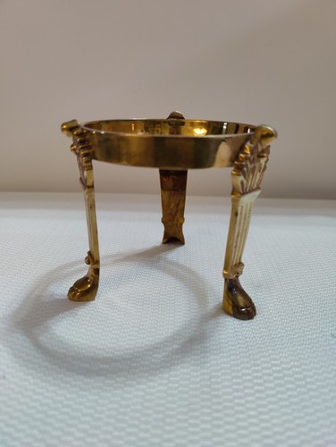 Table Top Footed Brass Display Stand , 3 1/4"x 3 1/2" - Picture 3 of 11