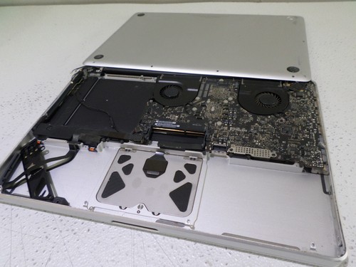 Apple MacBook Pro 2011 15" - Intel Core i7 2nd Gen, No HDD, No RAM, No Bat - Picture 10 of 14