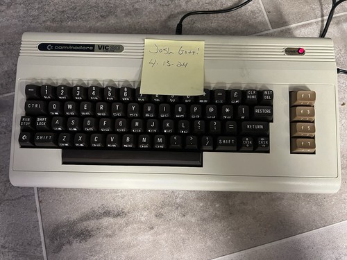 Commodore VIC-20 Personal Computer Keyboard, With C2N Cassette - Picture 11 of 20