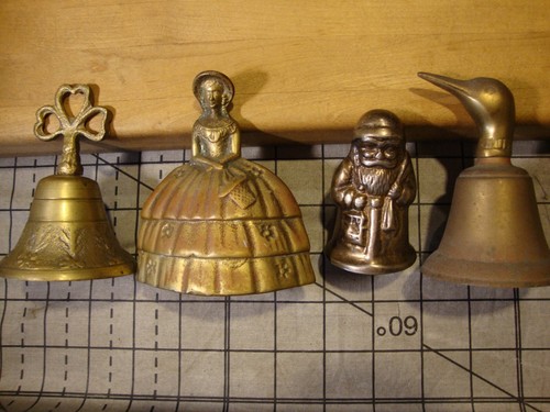 Lot of 4 Vintage Brass Hand Bells SANTA CLAUS not brass - Picture 11 of 11
