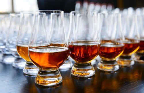 Whisky Glass in Gift Carton, Set of 4 Drinking Glass, Whiskey GlencairnGlass - Picture 8 of 11