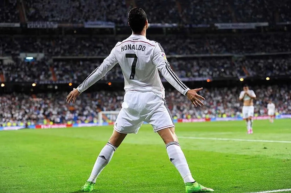 Cristiano Ronaldo  In Real Madrid 8x10 Picture Celebrity Print — product photo 1 of 1