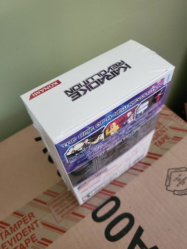 Paquete Karaoke Revolution (Nintendo Wii, 2009)🎤🎵🎸 *Nuevo (NUEVO EN CAJA)*🎶🎹🥁 - Imagen 5 de 6