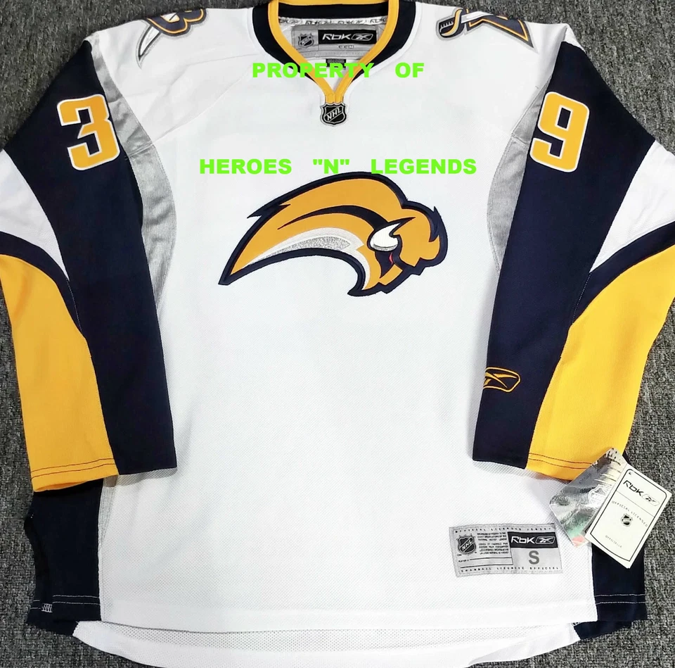 CAMISETA DE HOCKEY RETRO-NUEVA CON ETIQUETAS S-M-L-XL * DOMINIK HASEK BUFFALO SABRES CON LICENCIA REEBOK Foto 2 de 4