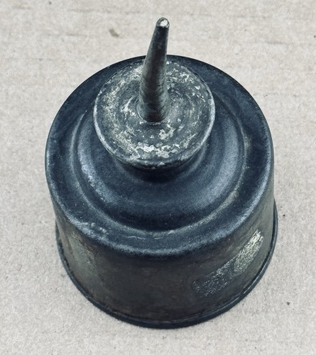 Antique Unmarked Small 3 1/2" Sewing Machine Thumb Oiler - Picture 4 of 5