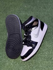 Air jordan 1 mid se black white metallic silver