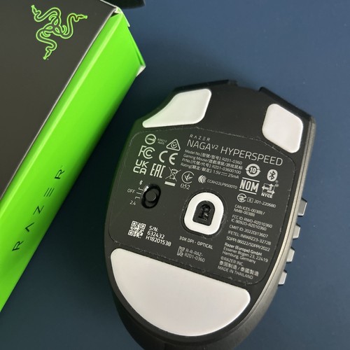 Razer Naga V2 Hyperspeed Gaming Maus Wireless MMO Focus Pro Model #RZ01-0360 - Bild 10 von 11