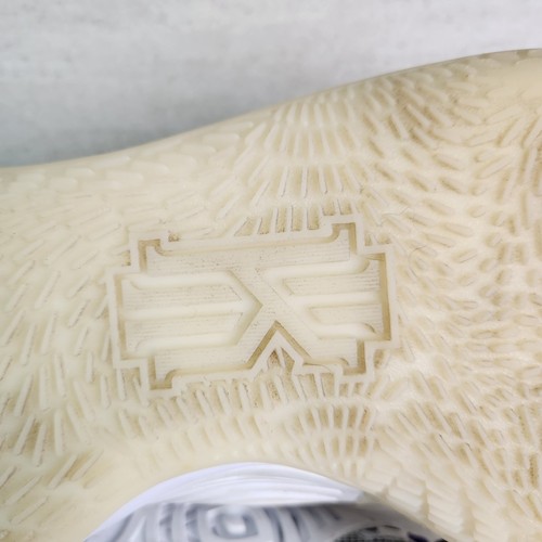 Nike Kyrie 3 Bajo Talla 11 Hombres Eclipse Blanco Negro CJ1286-100 Entrenador de Baloncesto - Imagen 6 de 15