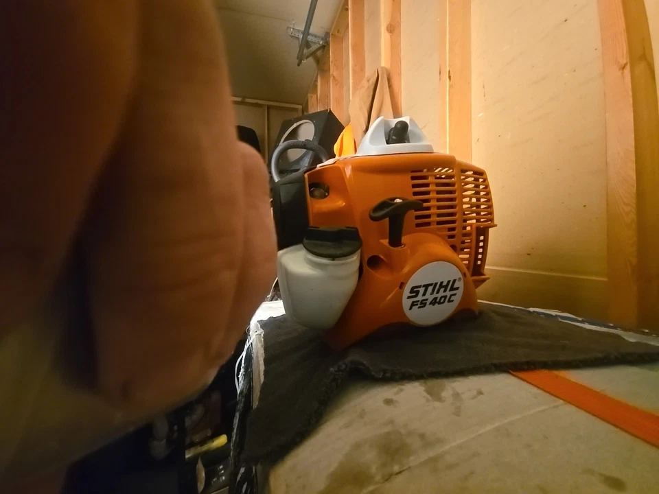 Stihl FS 40 C 杂草瓦克/修剪器。 使用 3 或 4 次。 — 第 3/4 张图片