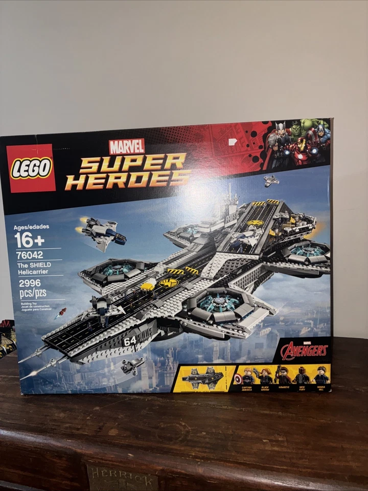 LEGO Marvel Super Heroes: The SHIELD Helicarrier (76042) Nuevo y precintado. Retirado Foto 2 de 4