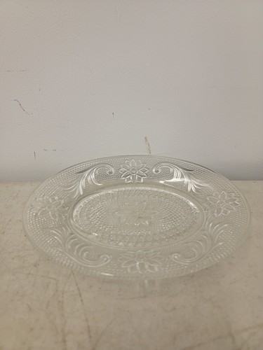 Vintage Tiara Chantilly Pattern Clear Glass Sandwich Snack Plate & Cup Set of 4 - Picture 7 of 20