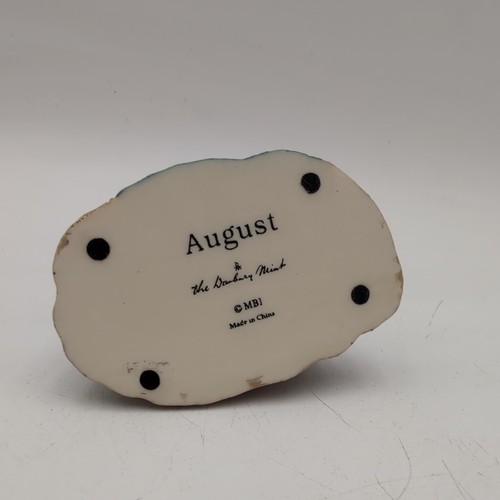 Danbury Mint Pomeranian August Perpetual Calendar Month Dog Figurine Rare Beach - Picture 5 of 5