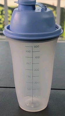 Tupperware Quick Shake Mixer Bottle Blue Flip Top (844-1) - 16 ounce 500 ml