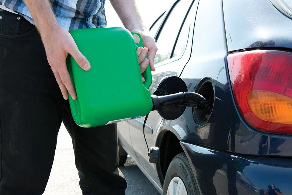 Silverline - Tin Minyak Plastik 5Ltr - Hijau - Image 2 of 3