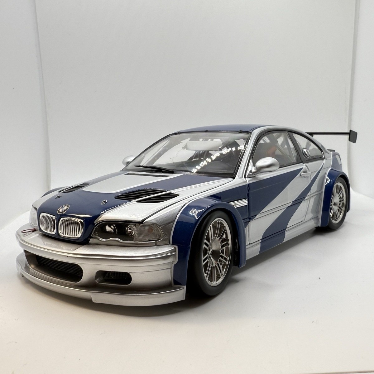 BMW M3 GTR E46 1/18 ミニカー DCN 1:18 BMW M3 GTR E46 Diecast Need For Speed Model Car Display
