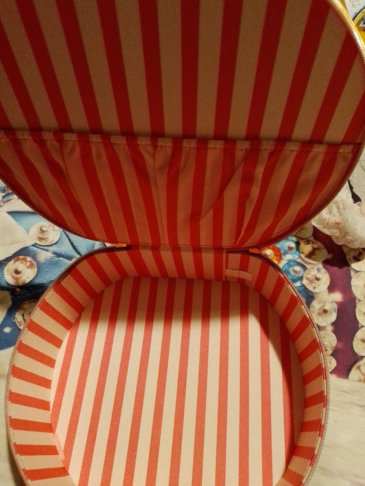 Picture 5 of 6