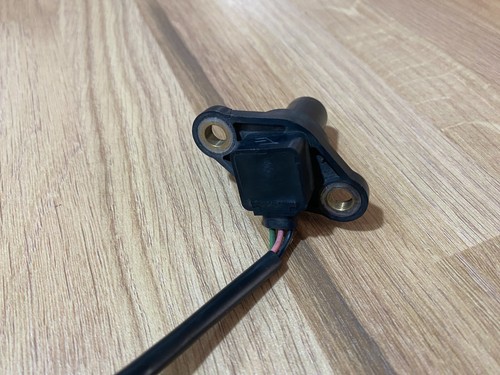 HONDA CBR 929 RR CBR929 RR Fireblade OEM Crank position Speed Sensor (#14) - Picture 21 of 24