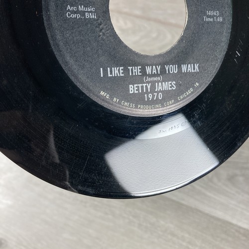 Betty James I Like The Way You Walk / Salt In Your Coffee 45 RPM 7” Vinyl  - Bild 4 von 7