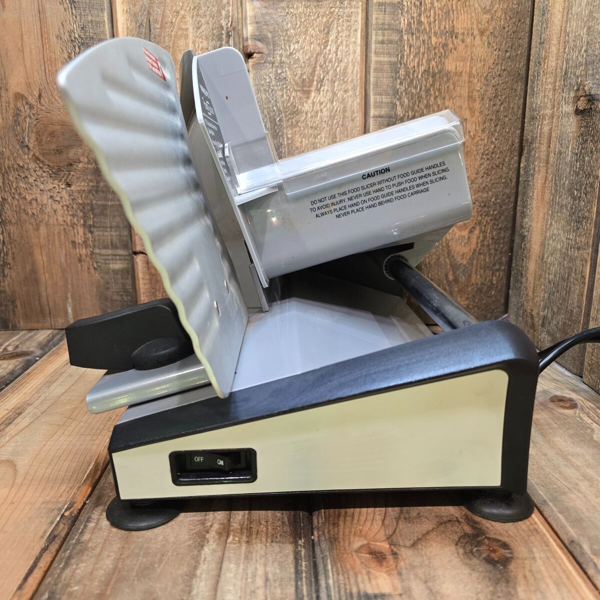 WARING PRO ELECTRIC FOOD SLICER MODEL FS150 130 WATT MOTOR WARING PRO ELECTRIC FOOD SLICER MODEL FS150 130 WATT MOTOR