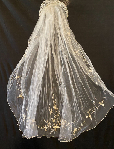 David's Bridal Ivory Wedding Gown & Matching Jacket & Tiara Veil - Size 12 - Imagen 16 de 20